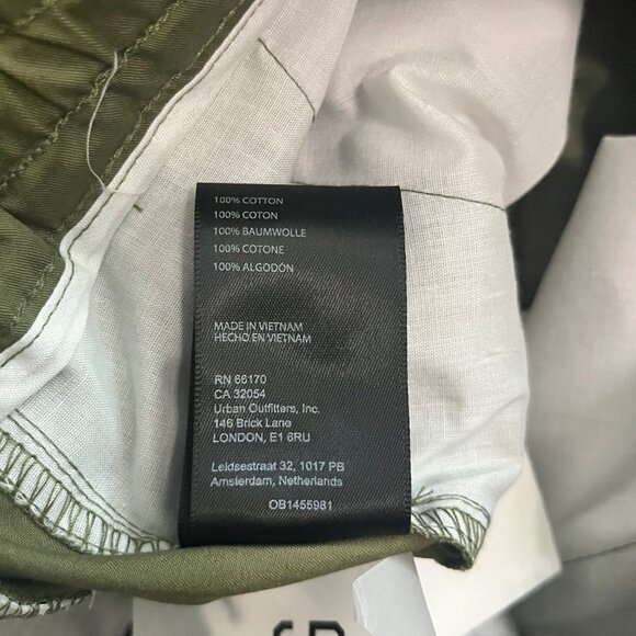 NEW URBAN OUTFITTERS BDG SHORTS LARGE ARMY OLIVE GREEN LENNON SKATE CARGO SHORT - Picture 8 of 8